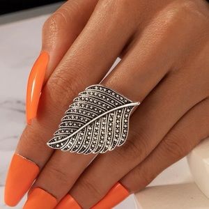 Leaf Costume Ring. New